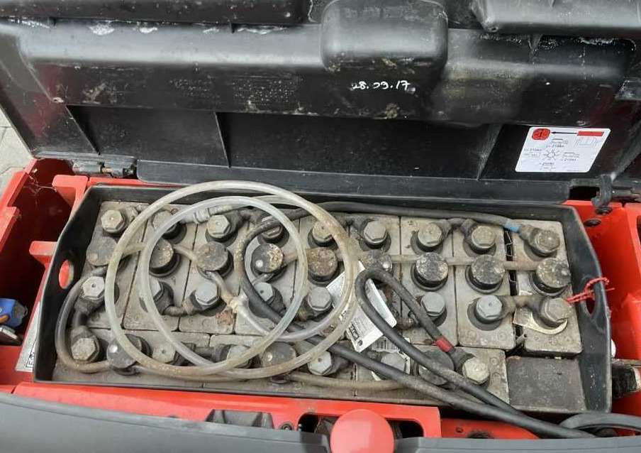 Linde L12L - Máy xếp chồng: hình 5 Linde L12L - Máy xếp chồng: hình 5