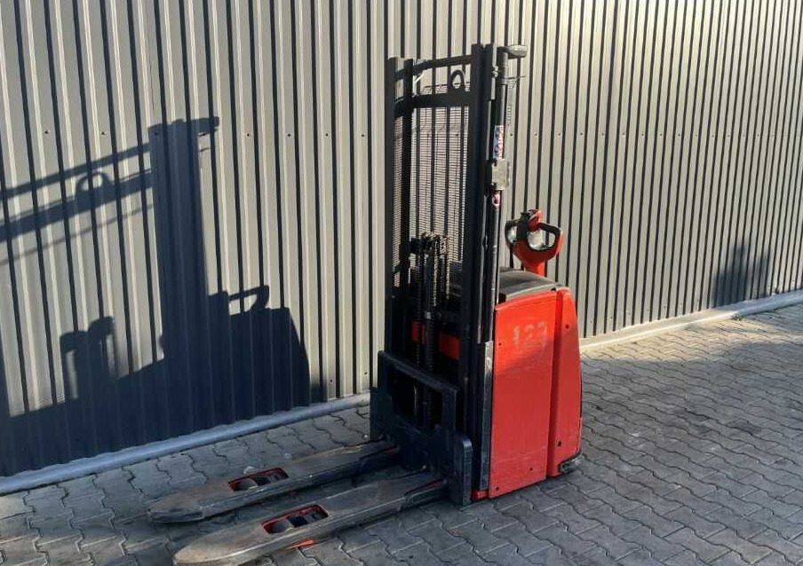 Linde L14 - Máy xếp chồng: hình 1 Linde L14 - Máy xếp chồng: hình 1