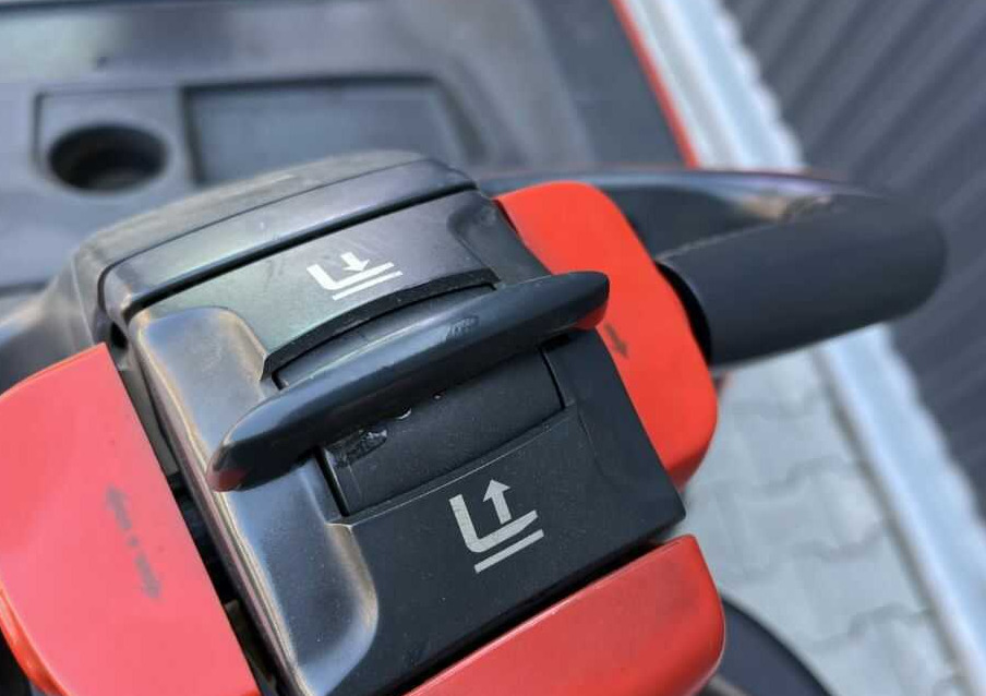 Linde L14AP - Máy xếp chồng: hình 3 Linde L14AP - Máy xếp chồng: hình 3