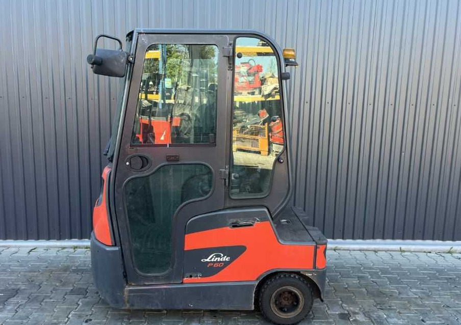 Linde P60 - Xe cày kéo: hình 2 Linde P60 - Xe cày kéo: hình 2