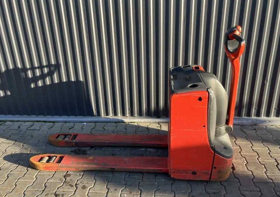 Linde T18 - Xe tải nâng pallet: hình 2 Linde T18 - Xe tải nâng pallet: hình 2