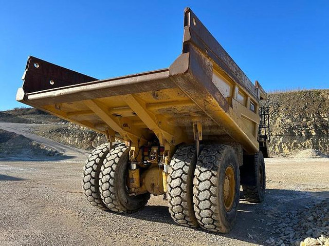 Xe ben đổ Caterpillar 771D: hình 7 Xe ben đổ Caterpillar 771D: hình 7