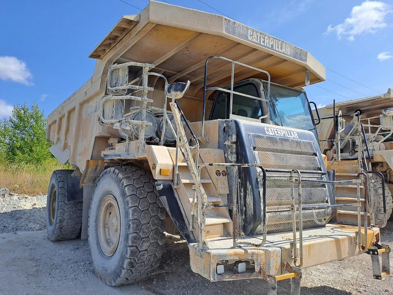 Caterpillar 775F - Xe ben cứng/ Xe chở đá: hình 2 Caterpillar 775F - Xe ben cứng/ Xe chở đá: hình 2