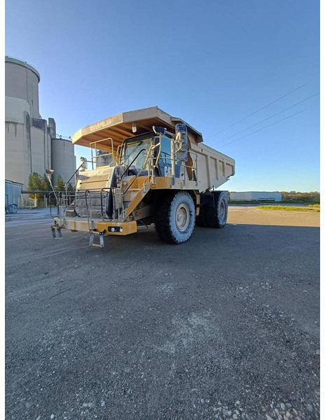Caterpillar 775F - Xe ben cứng/ Xe chở đá: hình 1 Caterpillar 775F - Xe ben cứng/ Xe chở đá: hình 1