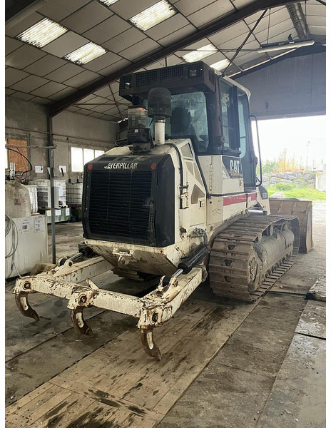 Caterpillar 963D - Máy xúc lật bánh xích: hình 2 Caterpillar 963D - Máy xúc lật bánh xích: hình 2