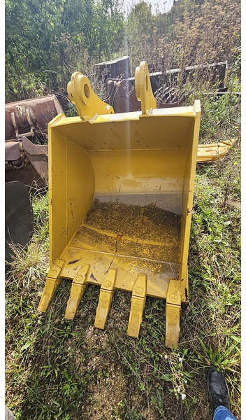 Komatsu PC200 - Gầu: hình 1 Komatsu PC200 - Gầu: hình 1