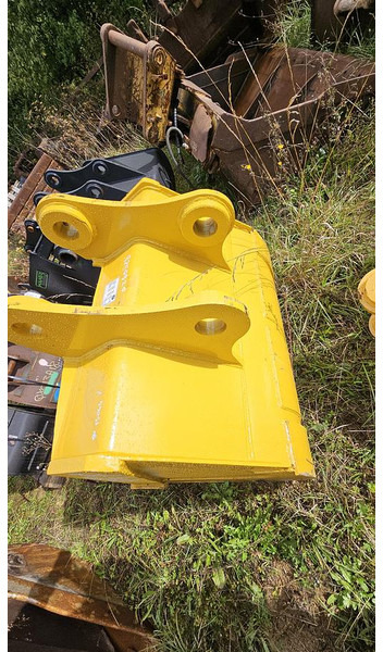 Komatsu PC200 - Gầu: hình 4 Komatsu PC200 - Gầu: hình 4