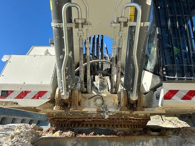 Liebherr R9100 - Máy xúc: hình 4 Liebherr R9100 - Máy xúc: hình 4