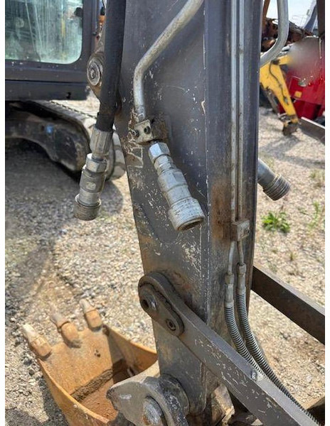 Mecalac 6MCR - Máy xúc bánh xích: hình 3 Mecalac 6MCR - Máy xúc bánh xích: hình 3