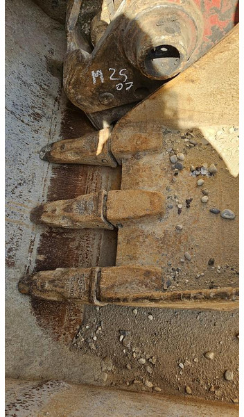 Volvo EW160 - Gầu: hình 4 Volvo EW160 - Gầu: hình 4