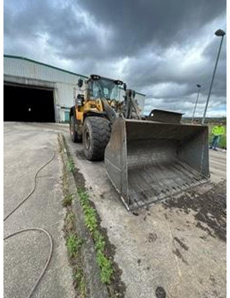 Volvo L150H - Máy xúc lật bánh lốp: hình 4 Volvo L150H - Máy xúc lật bánh lốp: hình 4