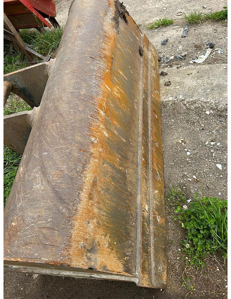 Volvo S60 - Gầu: hình 4 Volvo S60 - Gầu: hình 4