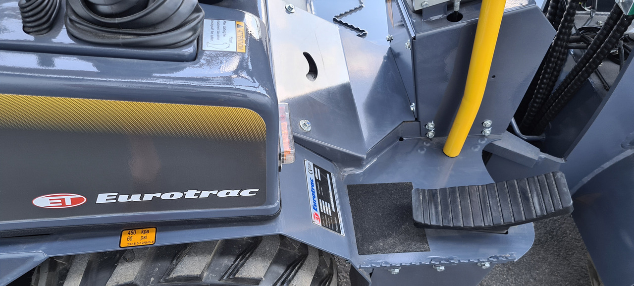 Eurotrac W10 Radlader Hoflader - Máy xúc lật mini gấp khúc: hình 4 Eurotrac W10 Radlader Hoflader - Máy xúc lật mini gấp khúc: hình 4