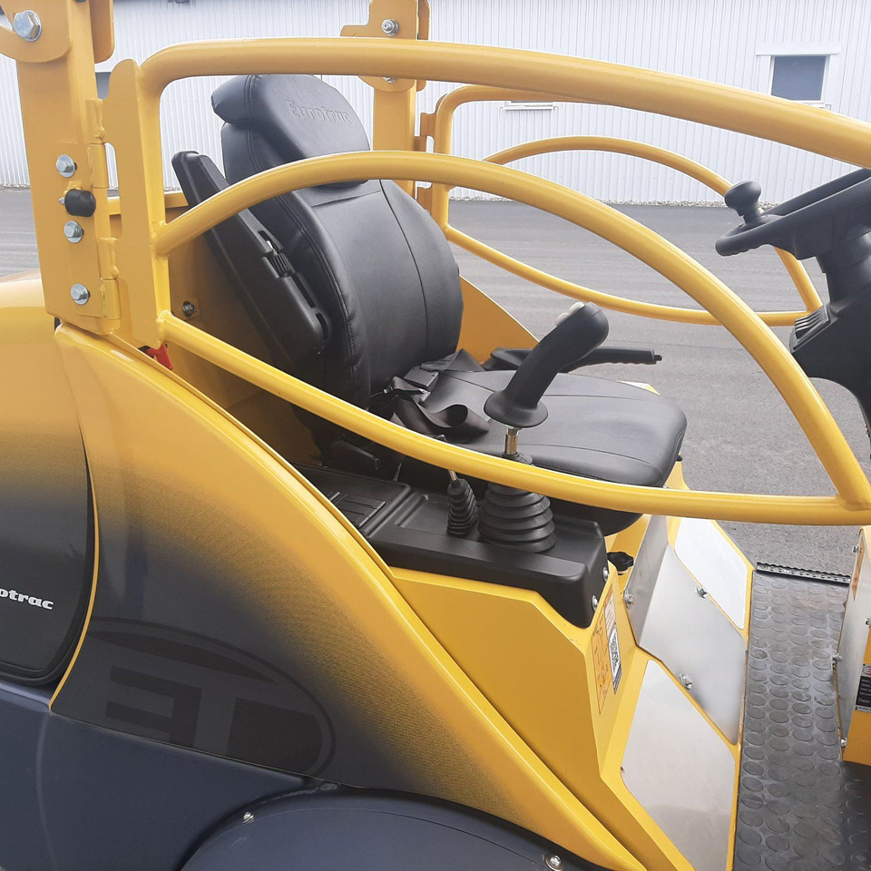 Eurotrac W12 Radlader Hoflader - Máy xúc lật mini gấp khúc: hình 5 Eurotrac W12 Radlader Hoflader - Máy xúc lật mini gấp khúc: hình 5