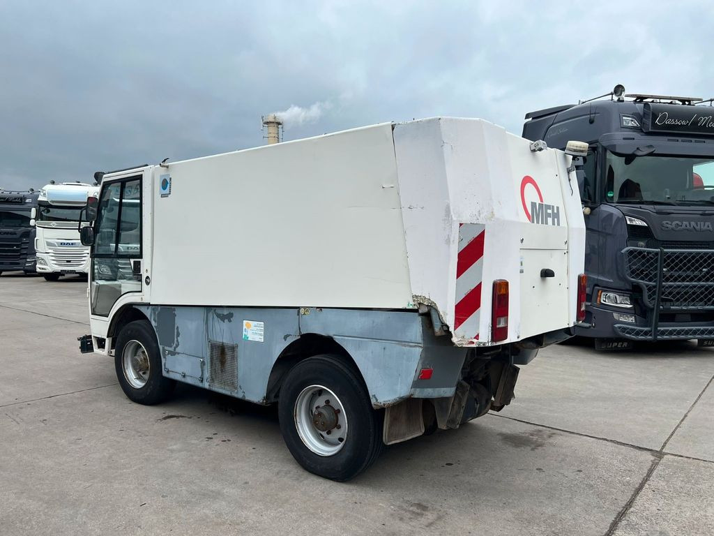 AEBI MFH 5000 * IVECO MOTOR * KLIMA * - Xe quét đường: hình 5 AEBI MFH 5000 * IVECO MOTOR * KLIMA * - Xe quét đường: hình 5