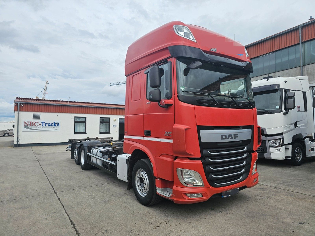 DAF XF 440 FAR * MUTLI * 2X TANK * RETARDER * STANDH - Xe chở container/ Xe tải hoán đổi thân: hình 3 DAF XF 440 FAR * MUTLI * 2X TANK * RETARDER * STANDH - Xe chở container/ Xe tải hoán đổi thân: hình 3