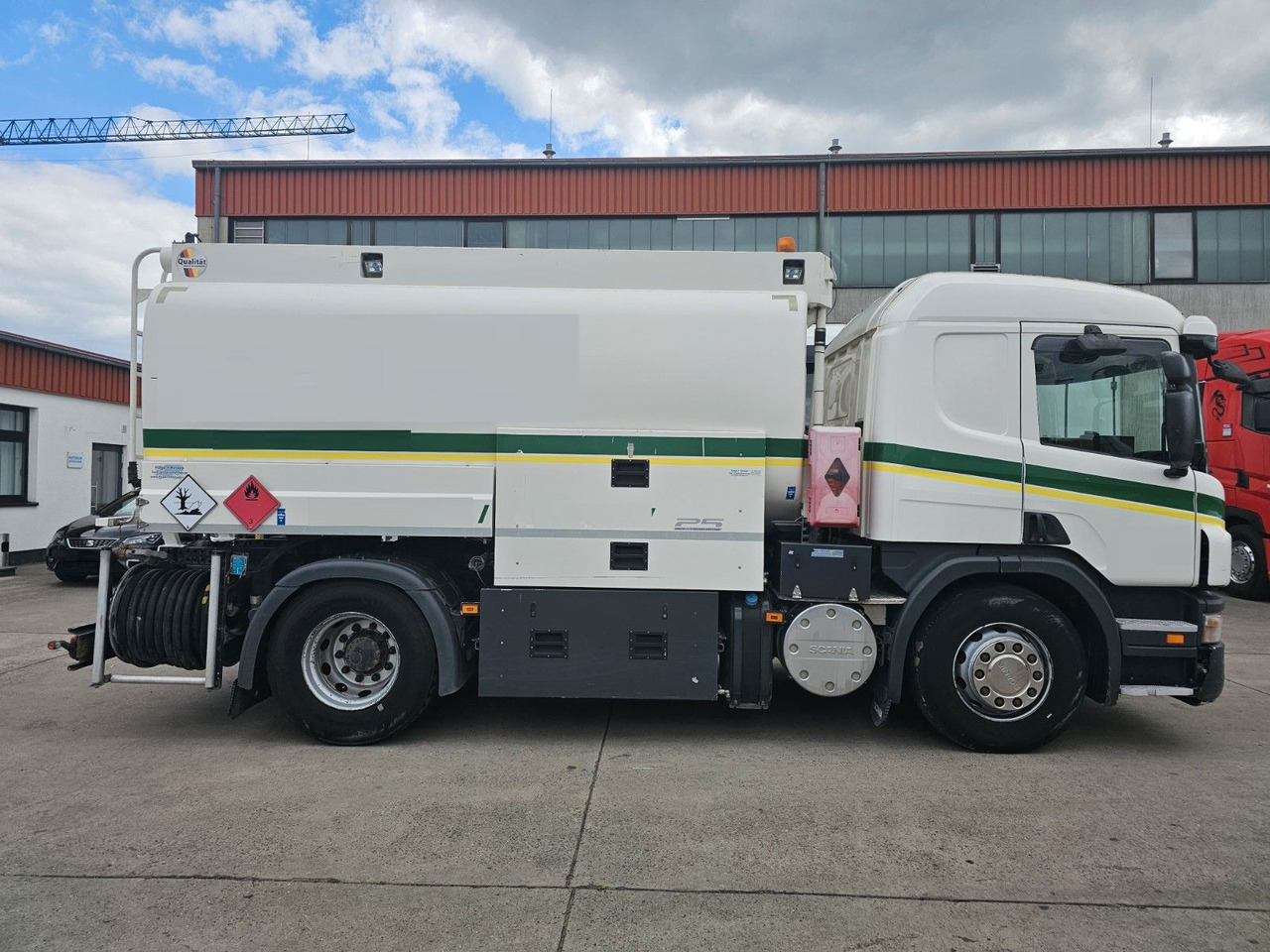 Scania P 360 * OBER/-UNTER * 3 KAMMER * BENZIN * - Xe bồn: hình 4 Scania P 360 * OBER/-UNTER * 3 KAMMER * BENZIN * - Xe bồn: hình 4