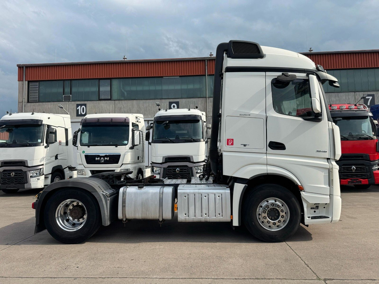 Mercedes-Benz ACTROS 1846 * RETARDER + 2X TANK * ALCOA * KIPPH - Xe đầu kéo: hình 5 Mercedes-Benz ACTROS 1846 * RETARDER + 2X TANK * ALCOA * KIPPH - Xe đầu kéo: hình 5