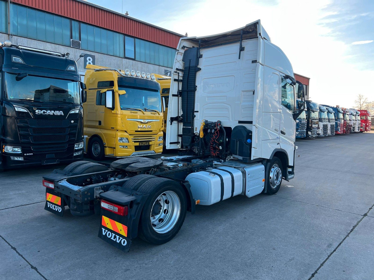 Volvo FH 460 * LOWLINER * RETARDER * VOLLLUFTFEDERUNG - Xe đầu kéo: hình 5 Volvo FH 460 * LOWLINER * RETARDER * VOLLLUFTFEDERUNG - Xe đầu kéo: hình 5