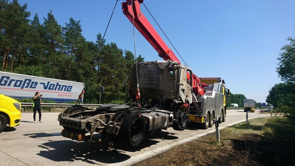 Mercedes-Benz Arocs 8x8 4153 G&G Wrecker Mercedes-Benz Arocs 8x8 4153 G&G Wrecker - Xe tải kéo: hình 4 Mercedes-Benz Arocs 8x8 4153 G&G Wrecker Mercedes-Benz Arocs 8x8 4153 G&G Wrecker - Xe tải kéo: hình 4