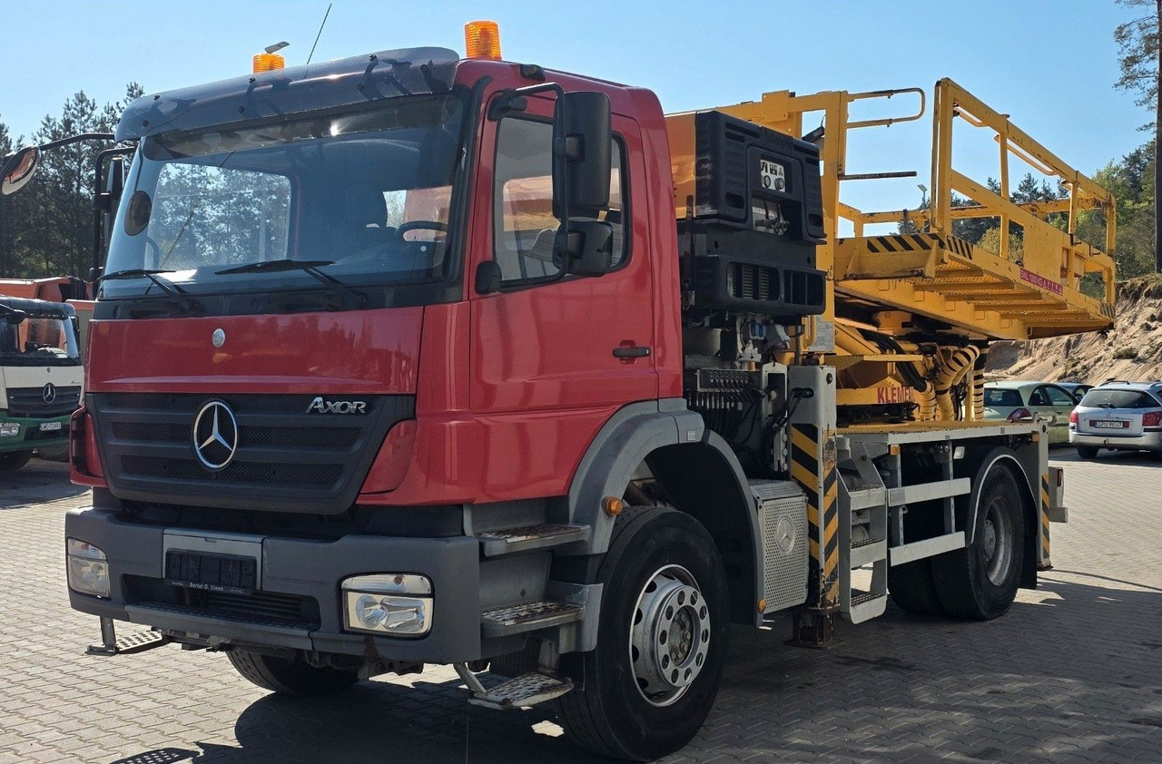 Mercedes-Benz Axor 1824 - Nền bục trên không gắn trên xe tải: hình 1 Mercedes-Benz Axor 1824 - Nền bục trên không gắn trên xe tải: hình 1