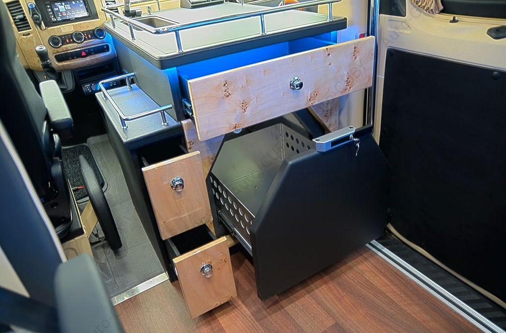 Xe bus mini, Xe van chở khách Mercedes-Benz Sprinter 319 VIP 8+1: hình 9