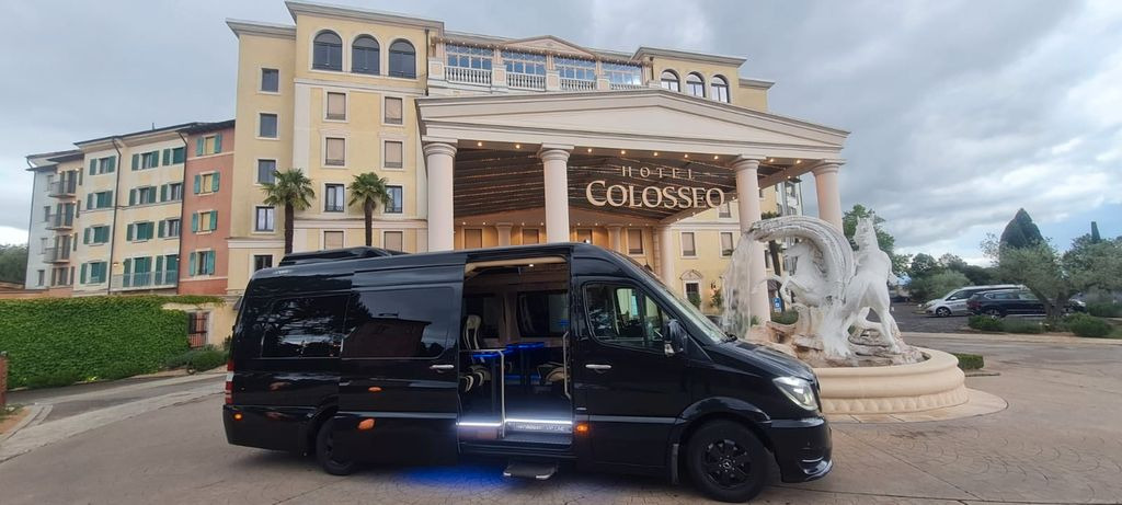 Mercedes-Benz Sprinter 319 VIP 8+1 Mercedes-Benz Sprinter 319 VIP 8+1 - Xe bus mini, Xe van chở khách: hình 1 Mercedes-Benz Sprinter 319 VIP 8+1 Mercedes-Benz Sprinter 319 VIP 8+1 - Xe bus mini, Xe van chở khách: hình 1