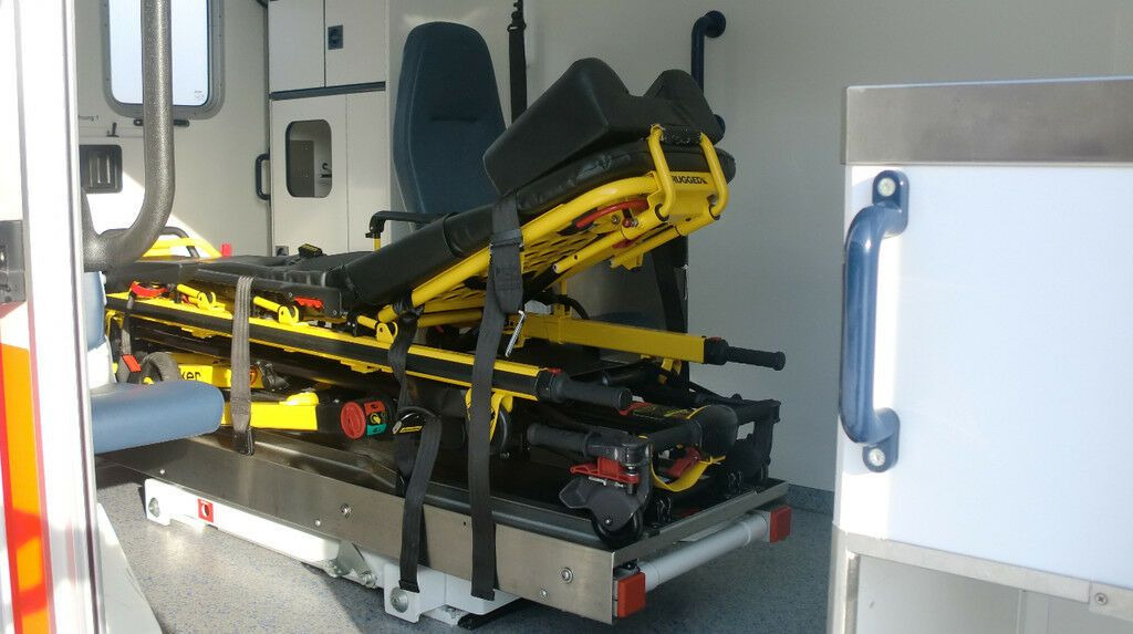 Mercedes-Benz Sprinter 516 CDI 4x4 WAS Koffer // Garantie // Mercedes-Benz Sprinter 516 CDI 4x4 WAS Koffer // Garantie // - Xe cứu thương: hình 5 Mercedes-Benz Sprinter 516 CDI 4x4 WAS Koffer // Garantie // Mercedes-Benz Sprinter 516 CDI 4x4 WAS Koffer // Garantie // - Xe cứu thương: hình 5