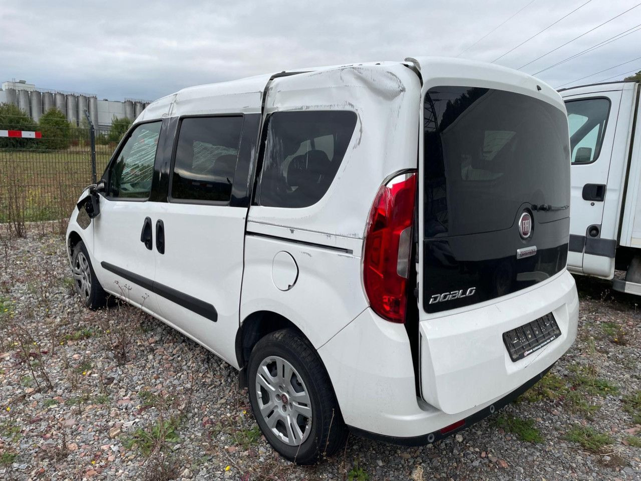 Fiat Doblo Maxi 1.6 M-Jet Euro6 Klima ZV - Xe van chở khách: hình 5 Fiat Doblo Maxi 1.6 M-Jet Euro6 Klima ZV - Xe van chở khách: hình 5