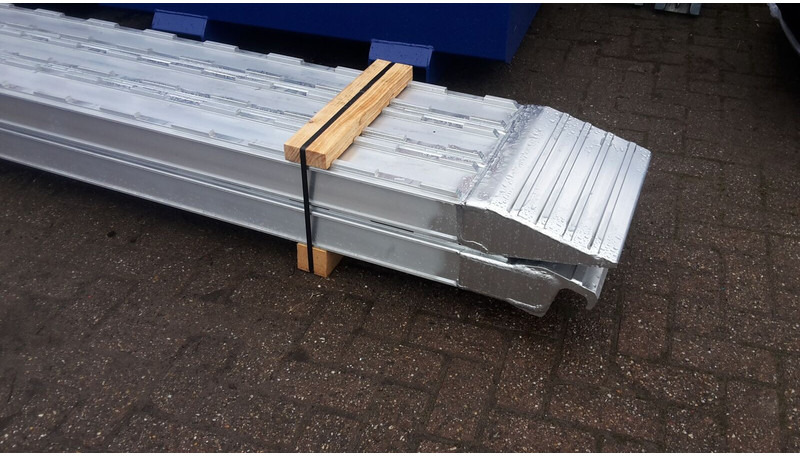 Aluminium rijplanken - Đường dốc di động: hình 2 Aluminium rijplanken - Đường dốc di động: hình 2