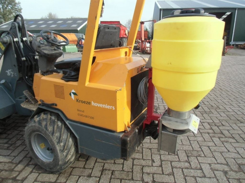 COMBI en zoutstrooier - Xe dọn tuyết: hình 2 COMBI en zoutstrooier - Xe dọn tuyết: hình 2