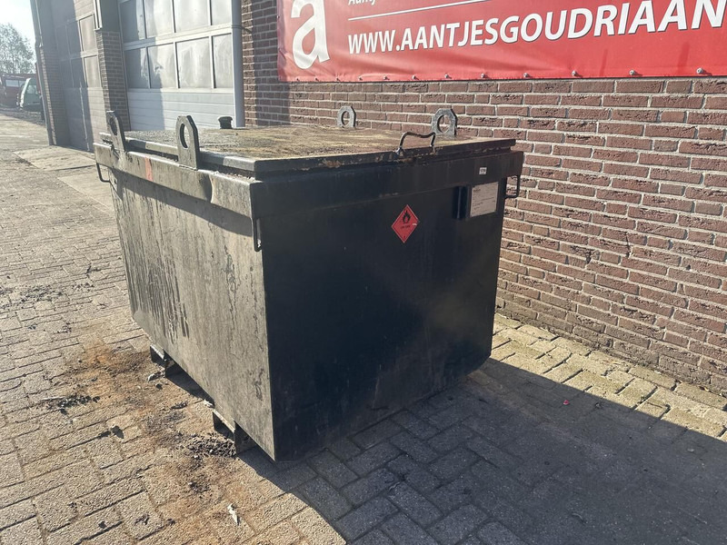 IBC tank - Xe bồn: hình 2 IBC tank - Xe bồn: hình 2