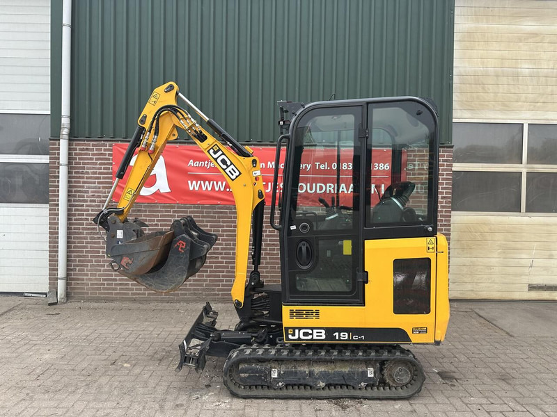 JCB 19 C-1 - Máy xúc mini: hình 1 JCB 19 C-1 - Máy xúc mini: hình 1