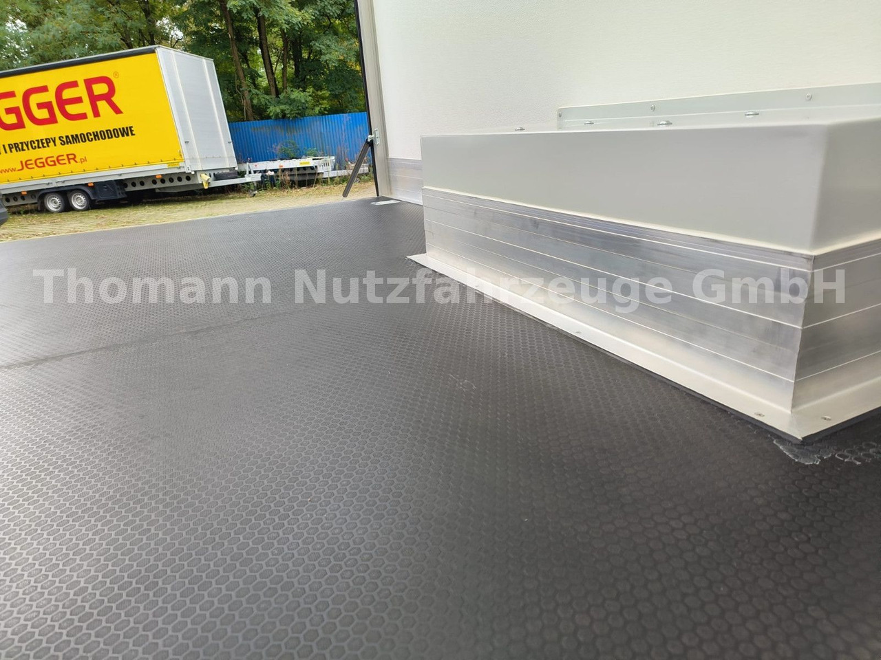 Peugeot Boxer Premium Koffer Extra Tief mit Klappe ! - Xe tải nhỏ thùng kín: hình 3 Peugeot Boxer Premium Koffer Extra Tief mit Klappe ! - Xe tải nhỏ thùng kín: hình 3