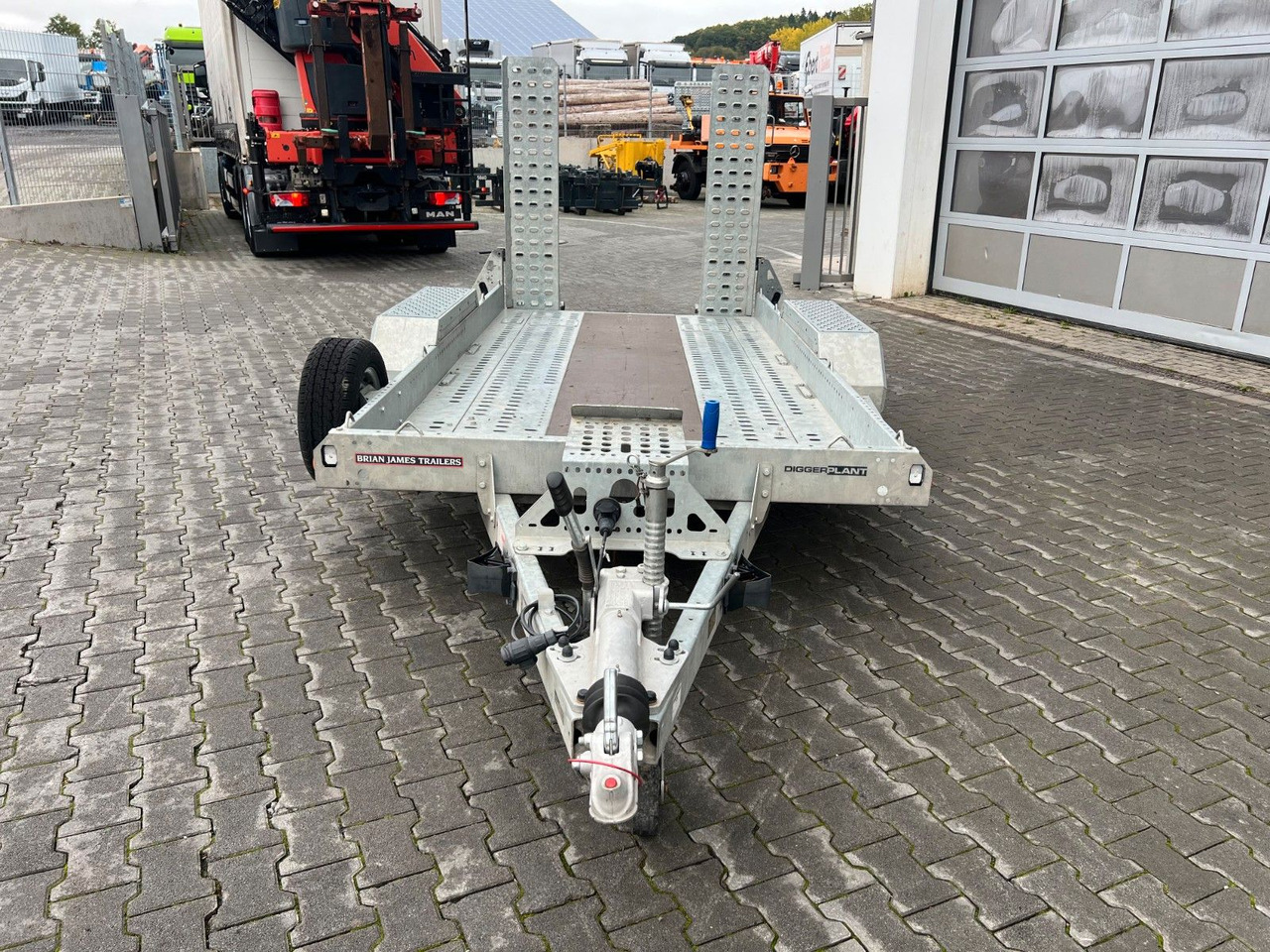 Cho thuê Brian James Cargo Digger Plant 2 / Länge 3.700mm / 3.500kg Brian James Cargo Digger Plant 2 / Länge 3.700mm / 3.500kg: hình 9 Cho thuê Brian James Cargo Digger Plant 2 / Länge 3.700mm / 3.500kg Brian James Cargo Digger Plant 2 / Länge 3.700mm / 3.500kg: hình 9