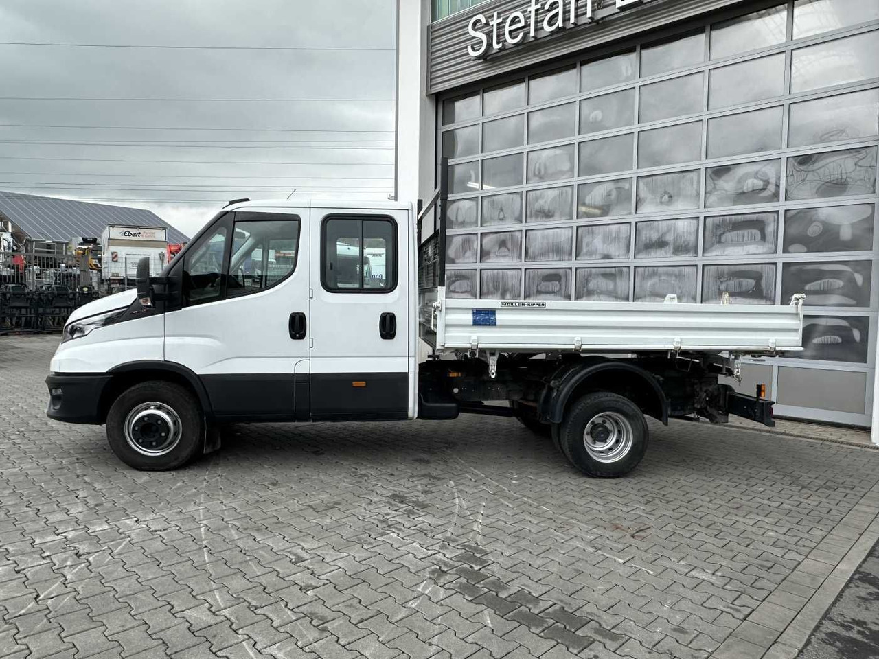 Iveco 70C18H 3-S.Kipper *R.3750mm*7Sitze*AHK* - Xe ben nhỏ: hình 2 Iveco 70C18H 3-S.Kipper *R.3750mm*7Sitze*AHK* - Xe ben nhỏ: hình 2