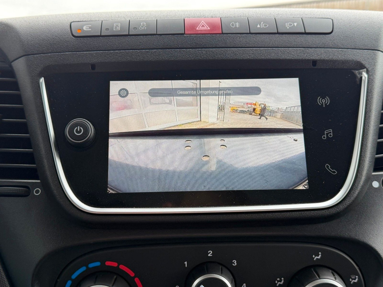 Cho thuê Iveco Daily 35S14 A8*R3.450mm*Automatik*Kamera*2Sitze* Iveco Daily 35S14 A8*R3.450mm*Automatik*Kamera*2Sitze*: hình 16 Cho thuê Iveco Daily 35S14 A8*R3.450mm*Automatik*Kamera*2Sitze* Iveco Daily 35S14 A8*R3.450mm*Automatik*Kamera*2Sitze*: hình 16