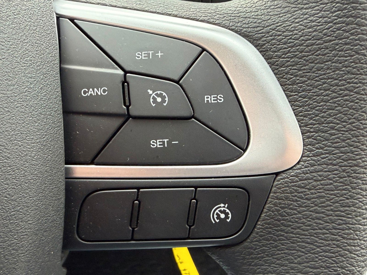 Cho thuê Iveco Daily 35S14 A8*R3.450mm*Automatik*Kamera*2Sitze* Iveco Daily 35S14 A8*R3.450mm*Automatik*Kamera*2Sitze*: hình 13 Cho thuê Iveco Daily 35S14 A8*R3.450mm*Automatik*Kamera*2Sitze* Iveco Daily 35S14 A8*R3.450mm*Automatik*Kamera*2Sitze*: hình 13