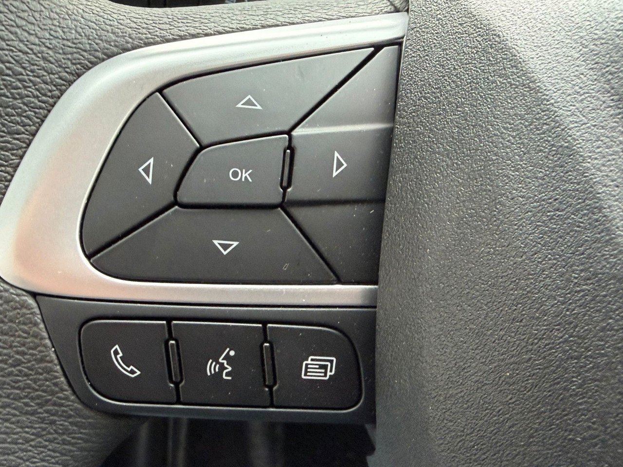 Cho thuê Iveco Daily 35S14 A8*R3.450mm*Automatik*Kamera*2Sitze* Iveco Daily 35S14 A8*R3.450mm*Automatik*Kamera*2Sitze*: hình 12 Cho thuê Iveco Daily 35S14 A8*R3.450mm*Automatik*Kamera*2Sitze* Iveco Daily 35S14 A8*R3.450mm*Automatik*Kamera*2Sitze*: hình 12