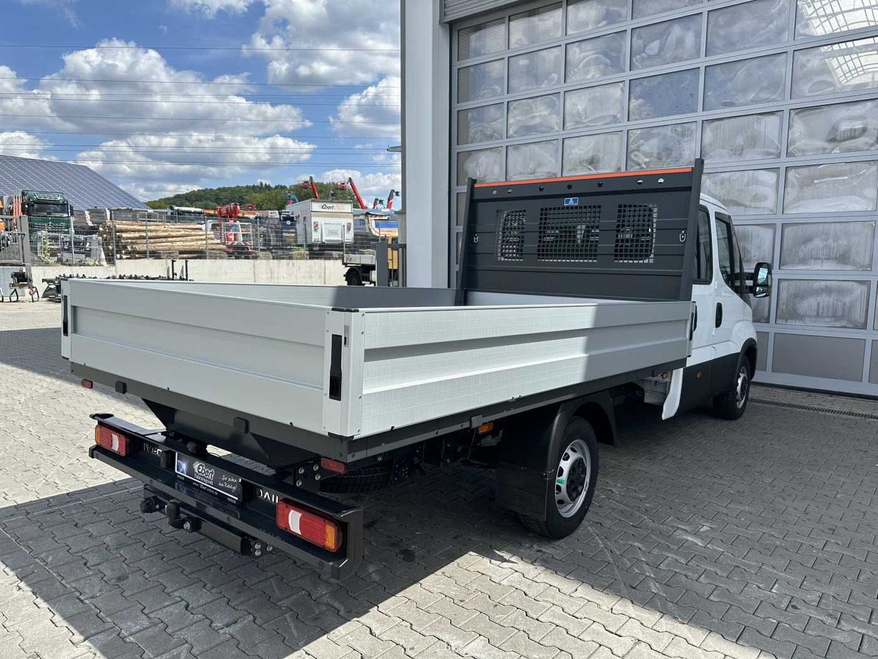 Iveco Daily 35S16 H 3.0L *R3.750mm*AHK*Automatik* 2x - Xe tải nhỏ phẳng: hình 4 Iveco Daily 35S16 H 3.0L *R3.750mm*AHK*Automatik* 2x - Xe tải nhỏ phẳng: hình 4