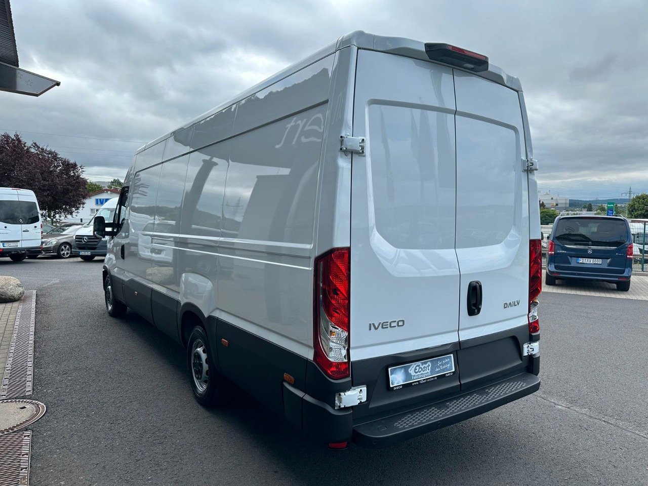 Iveco Daily 35S16 HA8 3.0L *R4.100mm*Automatik*Kamera* - Xe van chở hàng: hình 4 Iveco Daily 35S16 HA8 3.0L *R4.100mm*Automatik*Kamera* - Xe van chở hàng: hình 4