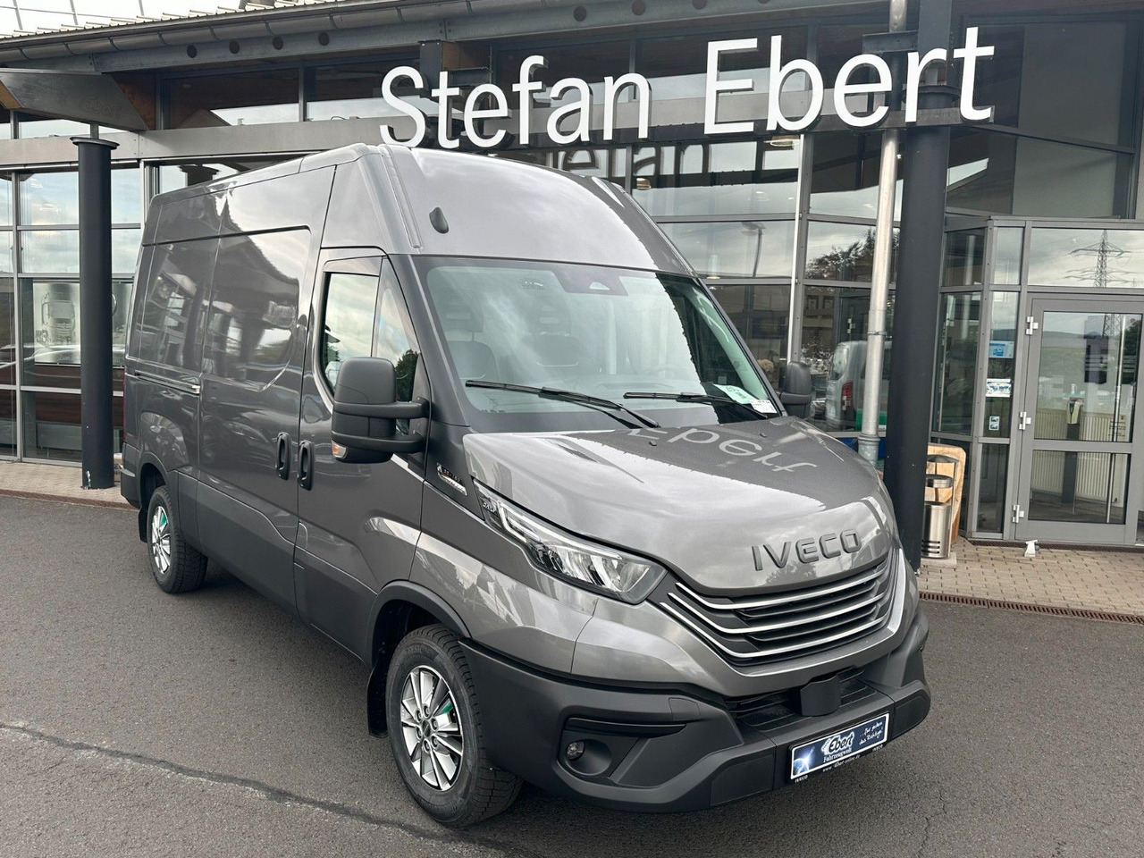Iveco Daily 35S16 HA8V 3.0L *R3.520mm*AHK*Automatik* - Xe van chở hàng: hình 1 Iveco Daily 35S16 HA8V 3.0L *R3.520mm*AHK*Automatik* - Xe van chở hàng: hình 1
