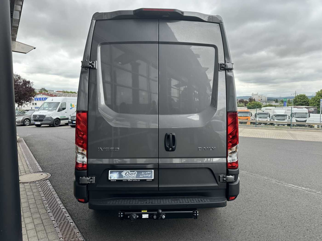 Iveco Daily 35S16 HA8V 3.0L *R3.520mm*AHK*Automatik* - Xe van chở hàng: hình 5 Iveco Daily 35S16 HA8V 3.0L *R3.520mm*AHK*Automatik* - Xe van chở hàng: hình 5