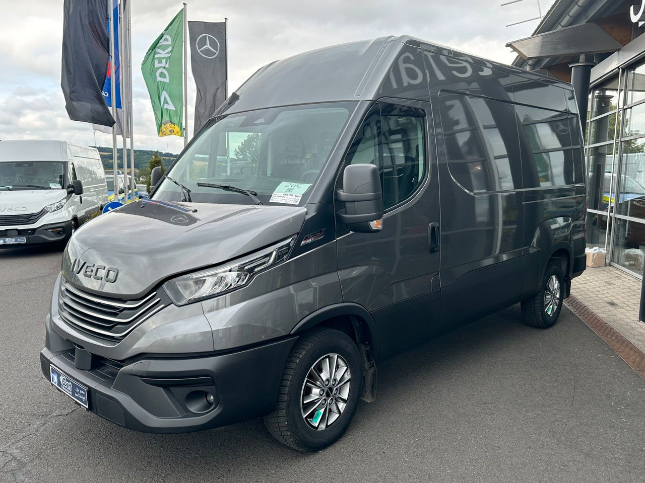 Iveco Daily 35S16 HA8V 3.0L *R3.520mm*AHK*Automatik* - Xe van chở hàng: hình 3 Iveco Daily 35S16 HA8V 3.0L *R3.520mm*AHK*Automatik* - Xe van chở hàng: hình 3