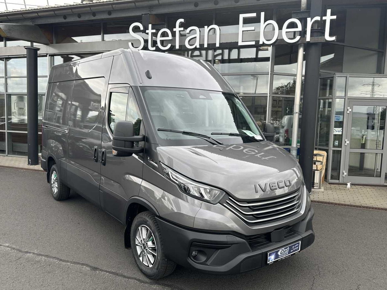 Iveco Daily 35S16 HA8V 3.0L *R3.520mm*AHK*Automatik* - Xe van chở hàng: hình 1 Iveco Daily 35S16 HA8V 3.0L *R3.520mm*AHK*Automatik* - Xe van chở hàng: hình 1