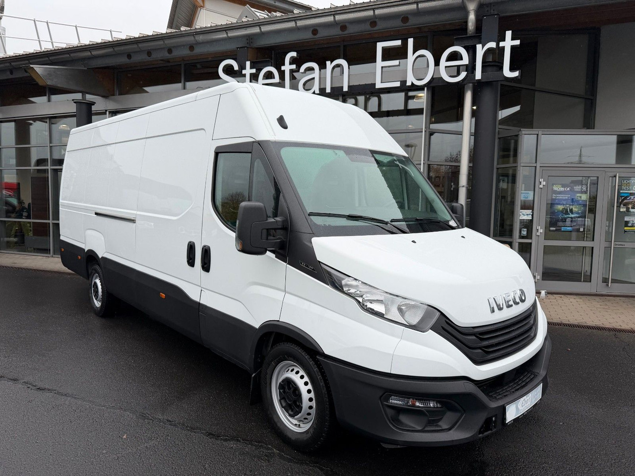 Iveco Daily 35S16 V *Klima*R4.100mm* - Xe van chở hàng: hình 1 Iveco Daily 35S16 V *Klima*R4.100mm* - Xe van chở hàng: hình 1