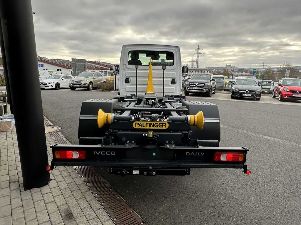 Iveco Daily 70C18 3.0L Abrollkipper *AHK*Luft*Sperre* - Xe tải nâng móc: hình 4 Iveco Daily 70C18 3.0L Abrollkipper *AHK*Luft*Sperre* - Xe tải nâng móc: hình 4