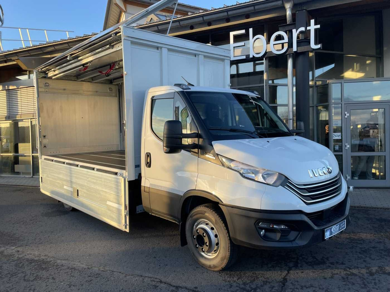 Iveco Daily 70C18 HA8 *LBW*Schwenkwandkoffer* - Xe tải nhỏ thùng kín: hình 2 Iveco Daily 70C18 HA8 *LBW*Schwenkwandkoffer* - Xe tải nhỏ thùng kín: hình 2