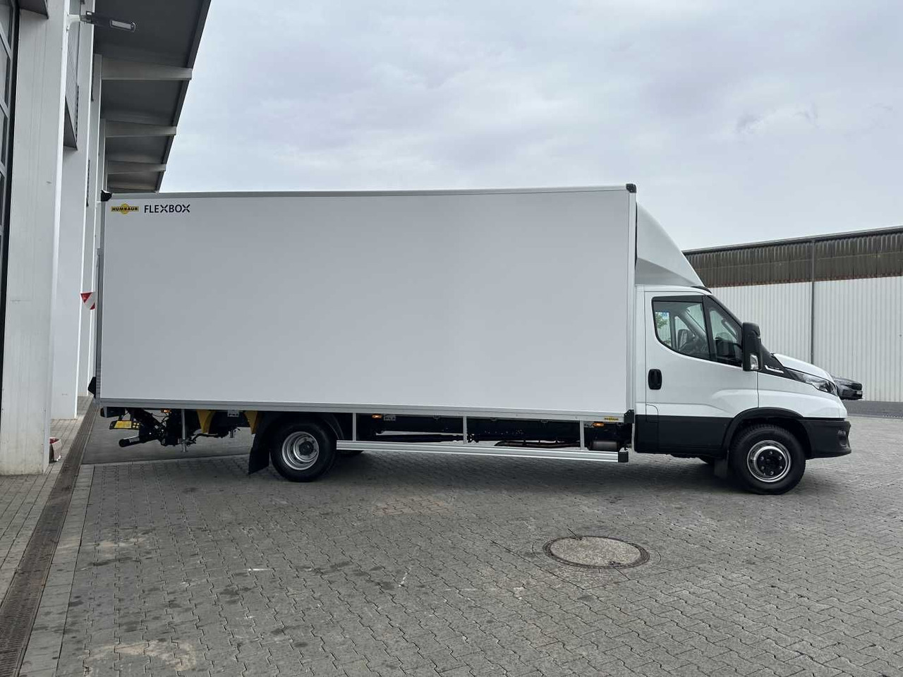 Iveco Daily 70C18 HA8 *R5.100mm*LBW*Luft*Automatik* - Xe tải nhỏ thùng kín: hình 4 Iveco Daily 70C18 HA8 *R5.100mm*LBW*Luft*Automatik* - Xe tải nhỏ thùng kín: hình 4