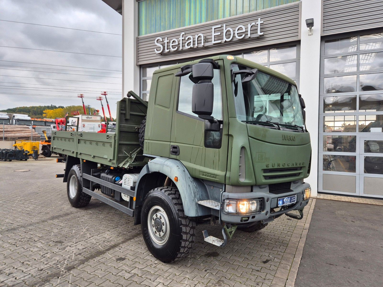 Iveco Eurocargo ML100E22WM-BW 4x4 Pritsche L-Haus Bett - Xe tải thùng lửng/ Phẳng: hình 2 Iveco Eurocargo ML100E22WM-BW 4x4 Pritsche L-Haus Bett - Xe tải thùng lửng/ Phẳng: hình 2